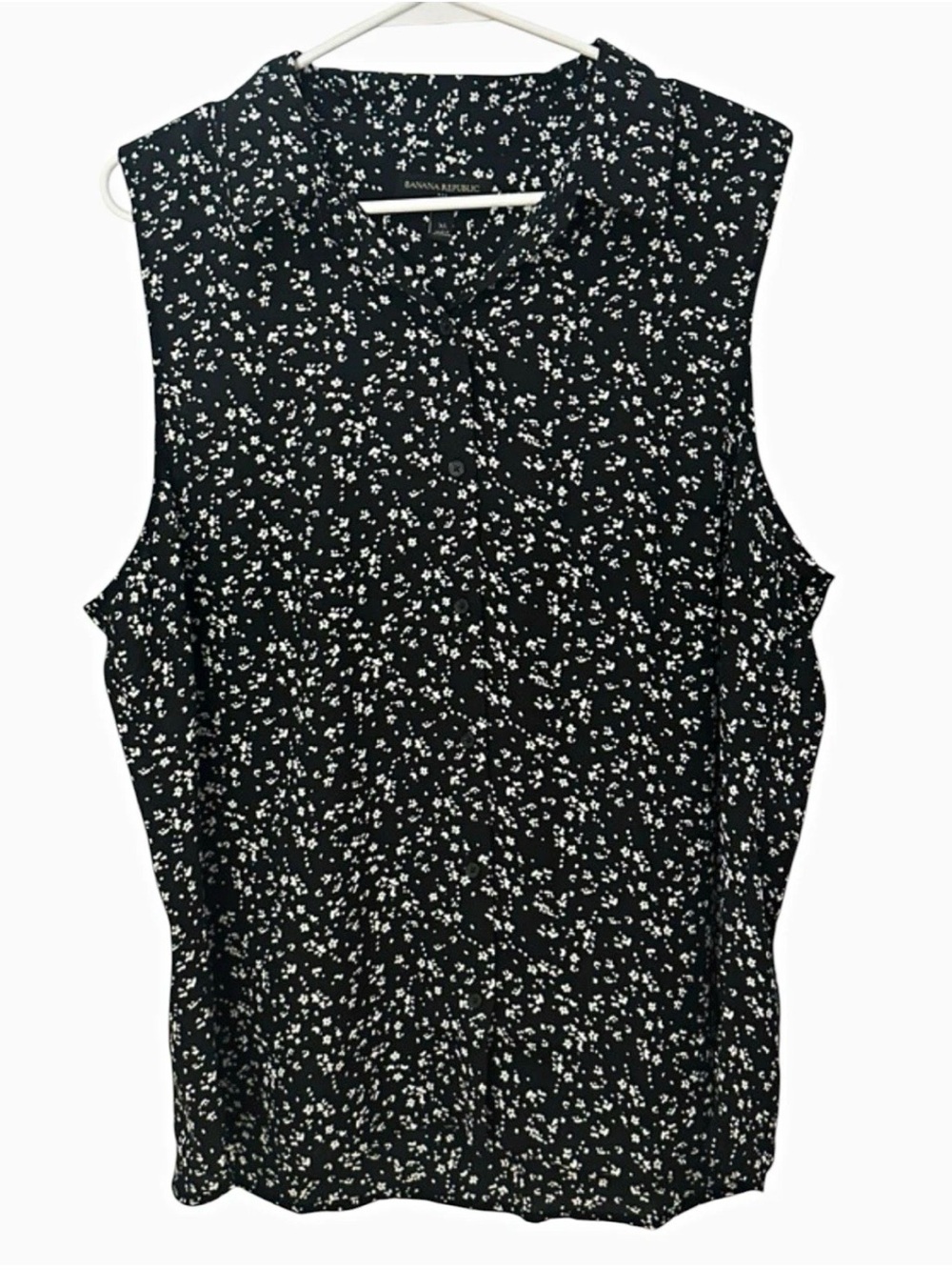 Banana Republic Black and White Sleeveless Button Down Blouse Size XL